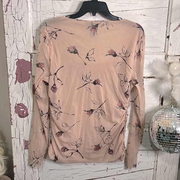 THE LIMITED Floral Print Sheer Top 100% Nylon Sz XL Beautiful Rose Buds print - Picture 3 of 3